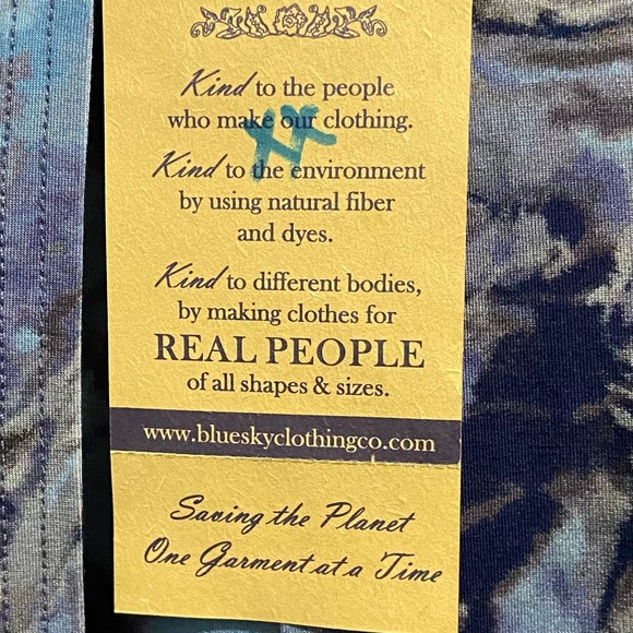 Blue Sky Clothing Co. Women Bamboo, Lycra blue pattern tunic. Size 2X. NWT. - Picture 9 of 9